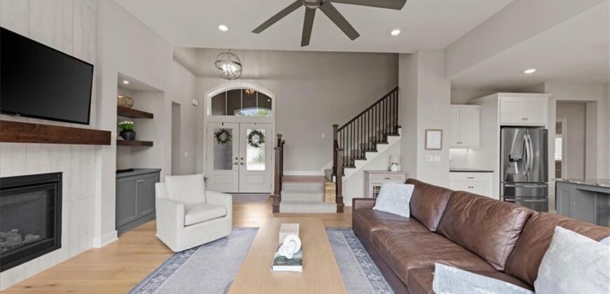 13430 Terrace Park Drive, Parkville, MO 64152