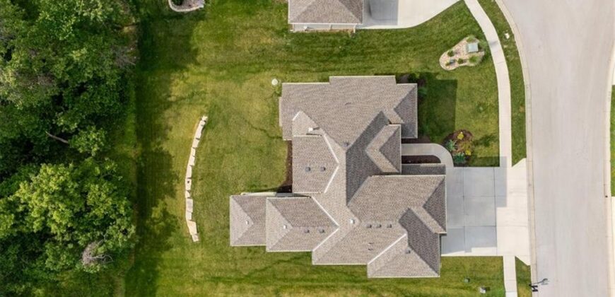 13430 Terrace Park Drive, Parkville, MO 64152
