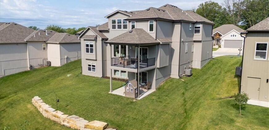 13430 Terrace Park Drive, Parkville, MO 64152
