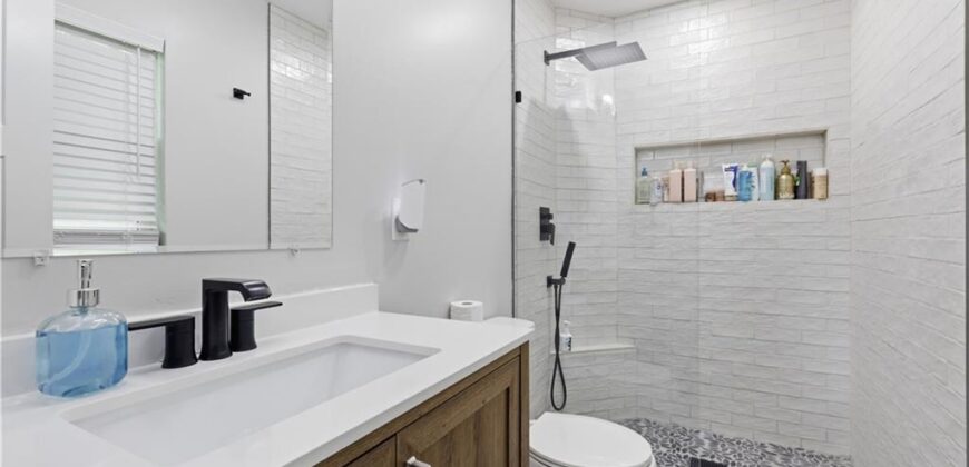 6709 Eastside Drive, Kansas City, MO 64152