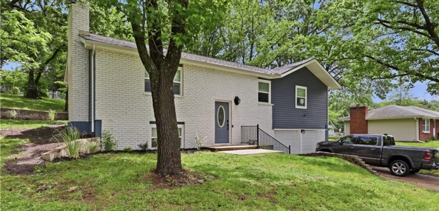 6709 Eastside Drive, Kansas City, MO 64152