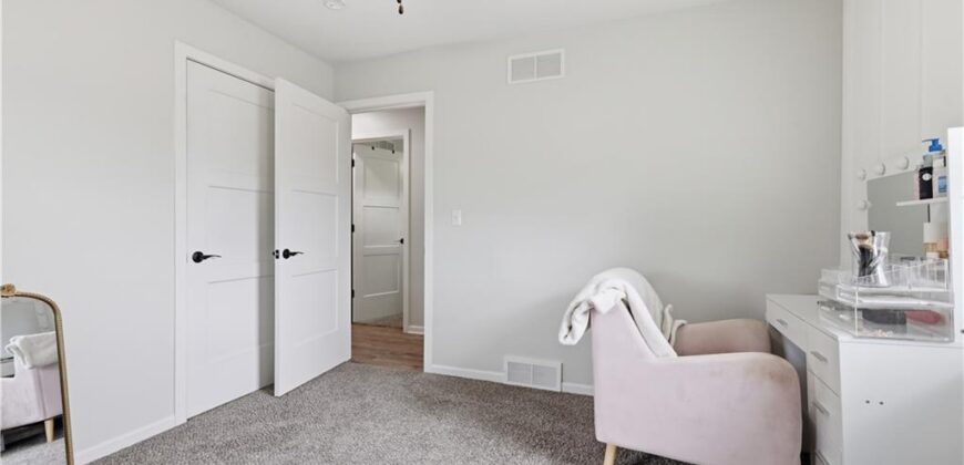 6709 Eastside Drive, Kansas City, MO 64152