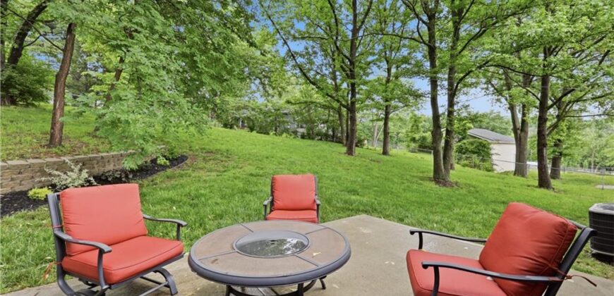 6709 Eastside Drive, Kansas City, MO 64152