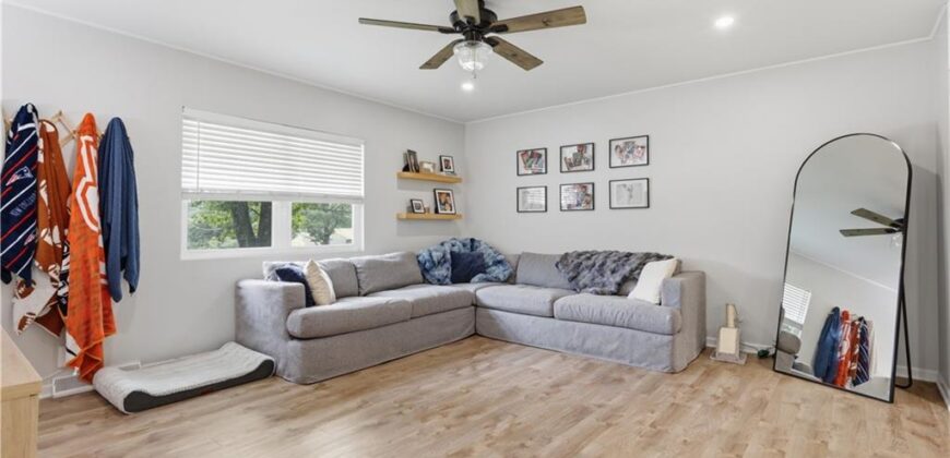 6709 Eastside Drive, Kansas City, MO 64152