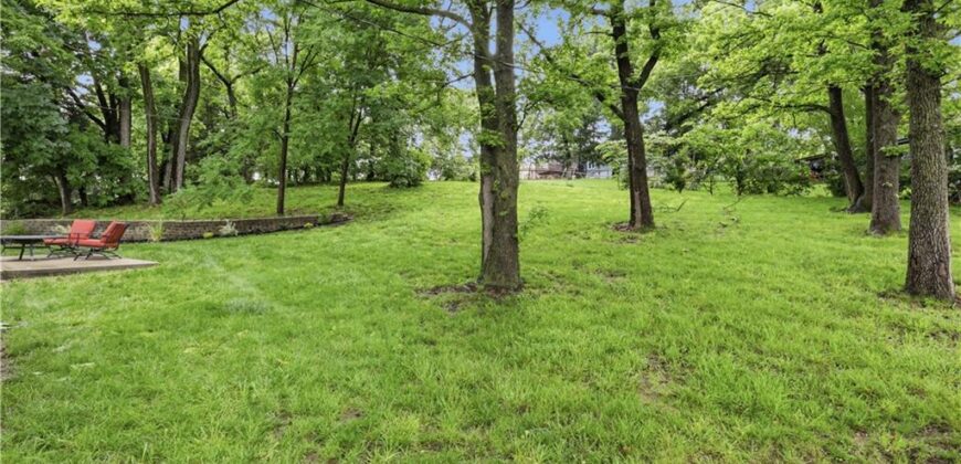 6709 Eastside Drive, Kansas City, MO 64152