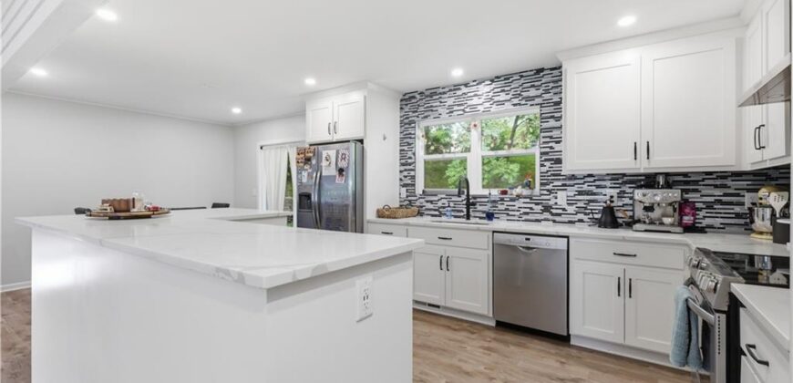 6709 Eastside Drive, Kansas City, MO 64152