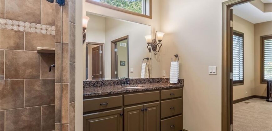 9657 Lime Stone Road, Parkville, MO 64152