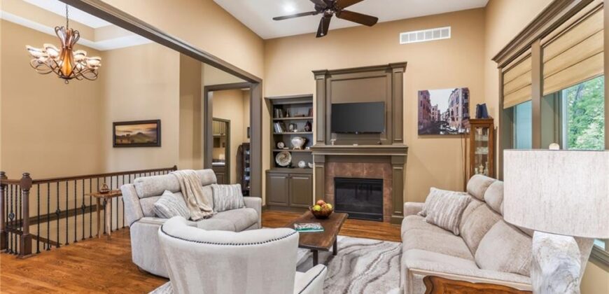9657 Lime Stone Road, Parkville, MO 64152