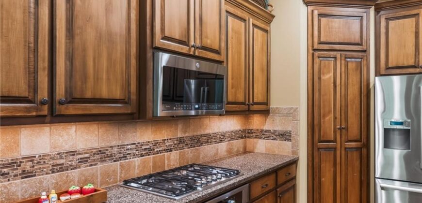 9657 Lime Stone Road, Parkville, MO 64152