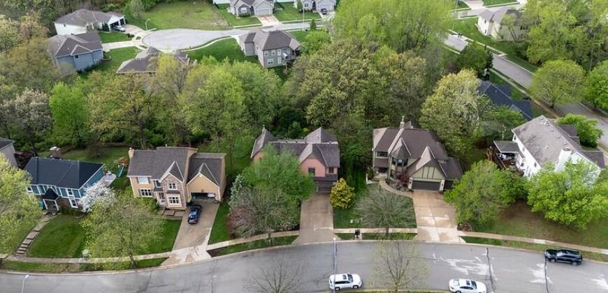 6120 N Strathbury Avenue, Kansas City, MO 64151