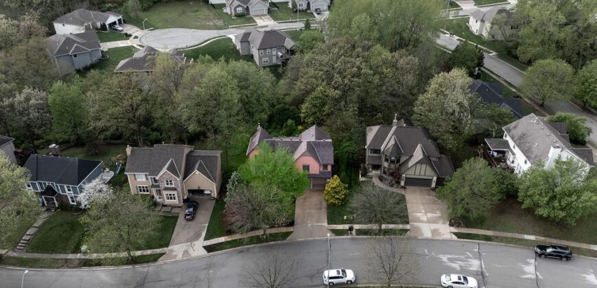 6120 N Strathbury Avenue, Kansas City, MO 64151