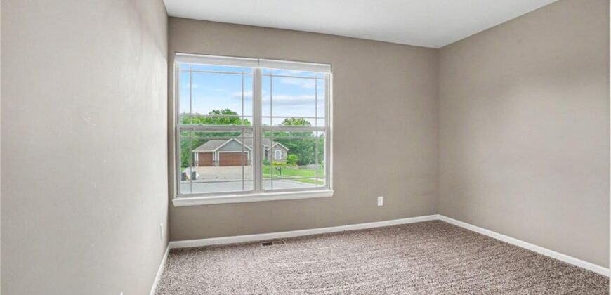 725 E 13th Terrace, Kearney, MO 64060