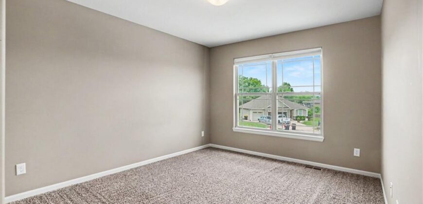 725 E 13th Terrace, Kearney, MO 64060