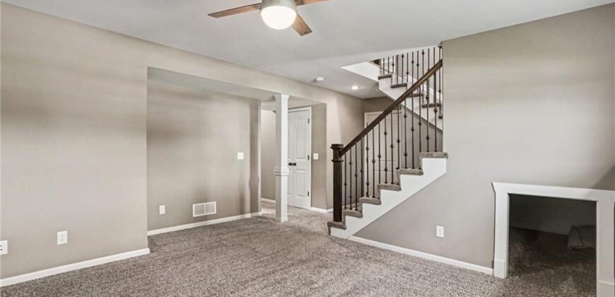 725 E 13th Terrace, Kearney, MO 64060