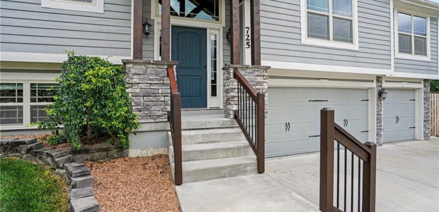 725 E 13th Terrace, Kearney, MO 64060