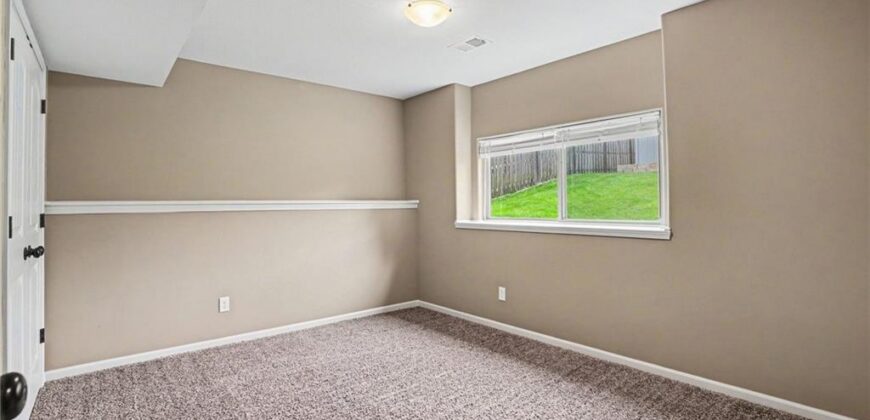 725 E 13th Terrace, Kearney, MO 64060