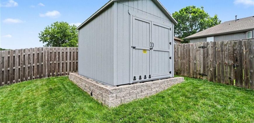 725 E 13th Terrace, Kearney, MO 64060