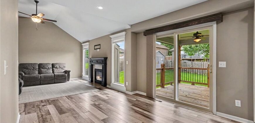 725 E 13th Terrace, Kearney, MO 64060