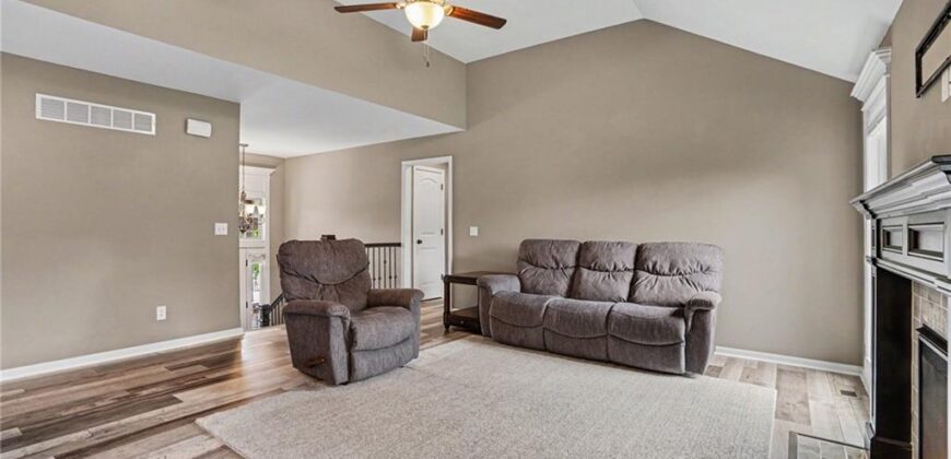 725 E 13th Terrace, Kearney, MO 64060