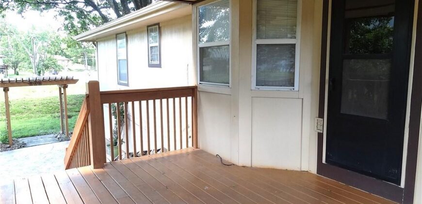 6807 Orchard Street, Liberty, MO 64068