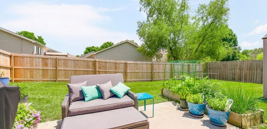12209 N Pomona Lane, Kansas City, MO 64163