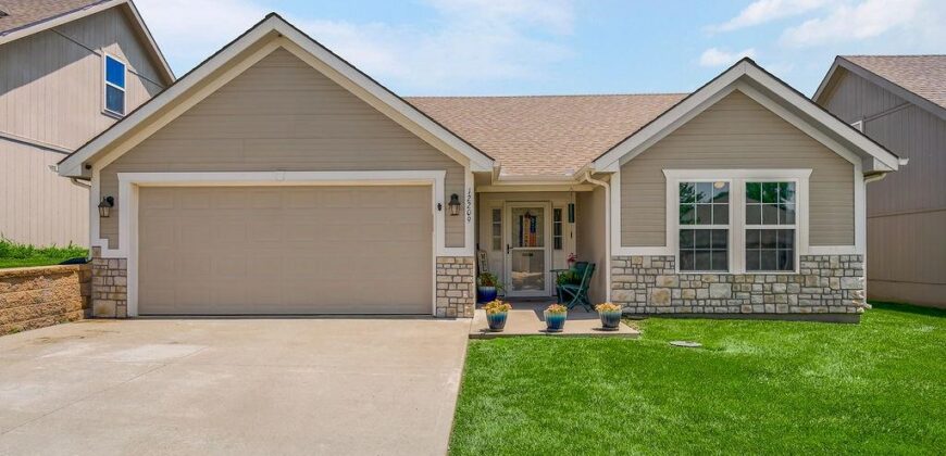 12209 N Pomona Lane, Kansas City, MO 64163