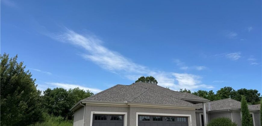 5866 S National Drive, Parkville, MO 64152