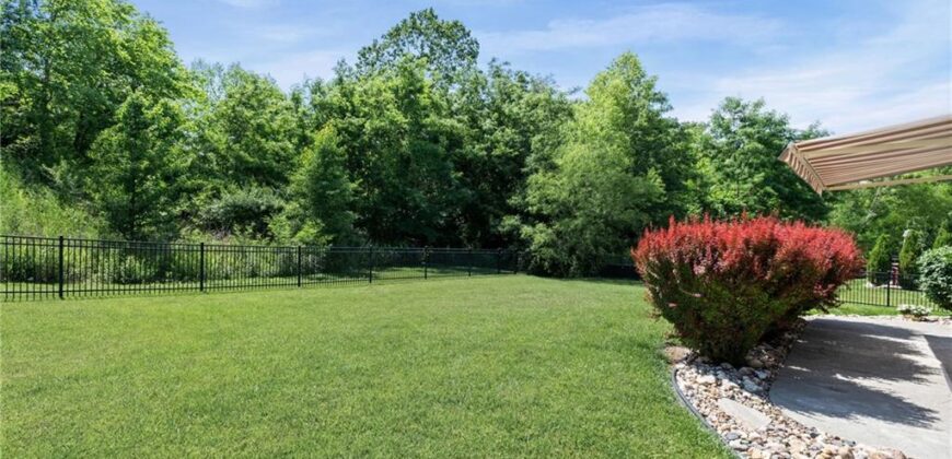 5866 S National Drive, Parkville, MO 64152