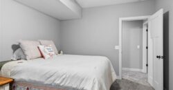 5866 S National Drive, Parkville, MO 64152