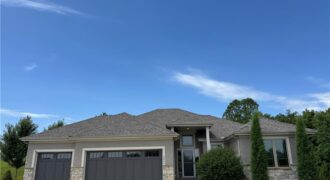 5866 S National Drive, Parkville, MO 64152