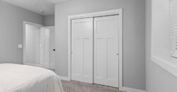 5866 S National Drive, Parkville, MO 64152