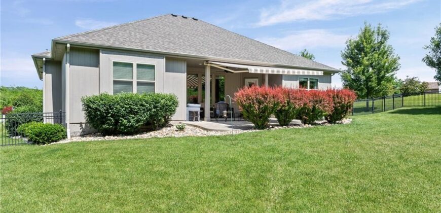 5866 S National Drive, Parkville, MO 64152