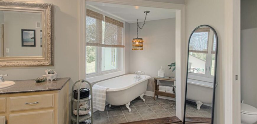 9785 Baker Road, Kansas City, MO 64153
