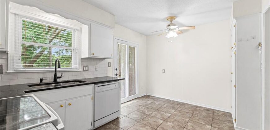 6819 Birch Lane, Kansas City, MO 64151