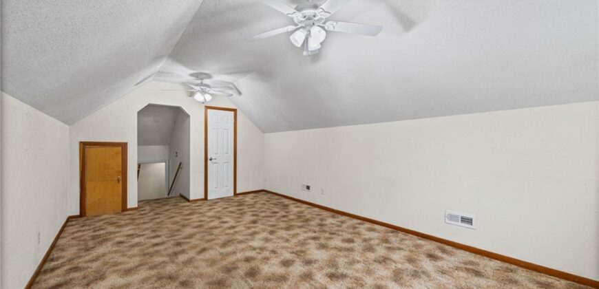 6819 Birch Lane, Kansas City, MO 64151