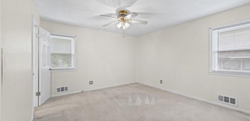 6819 Birch Lane, Kansas City, MO 64151
