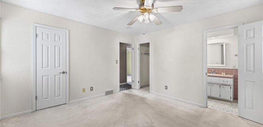 6819 Birch Lane, Kansas City, MO 64151