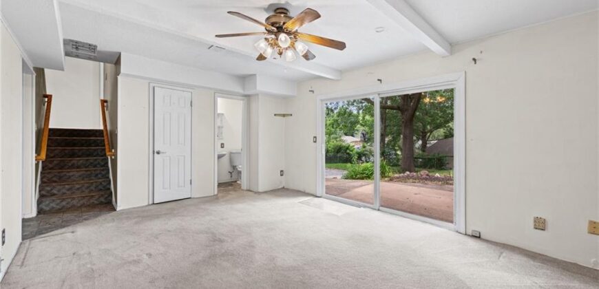 6819 Birch Lane, Kansas City, MO 64151