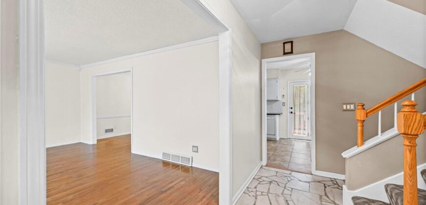 6819 Birch Lane, Kansas City, MO 64151