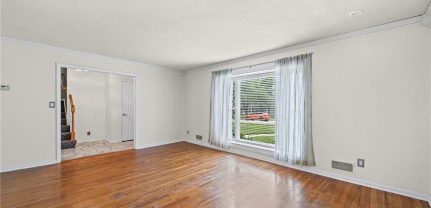6819 Birch Lane, Kansas City, MO 64151