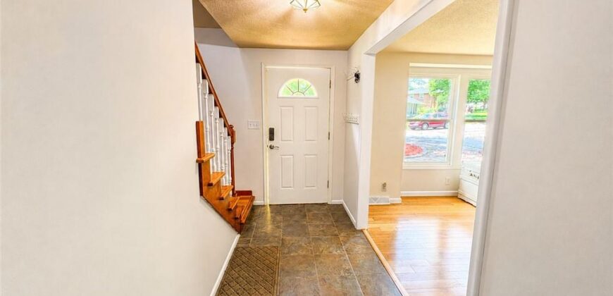 6607 NW QUAIL RUN Drive, Kansas City, MO 64152