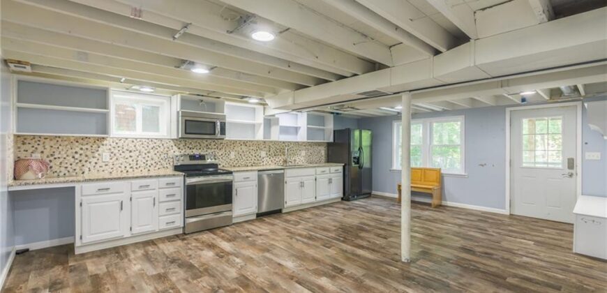 6607 NW QUAIL RUN Drive, Kansas City, MO 64152