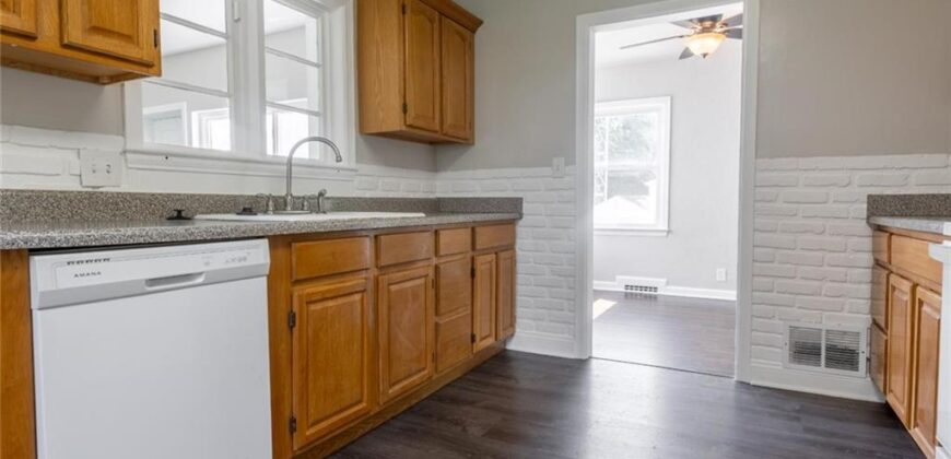 216 NE 83rd Terrace, Kansas City, MO 64118