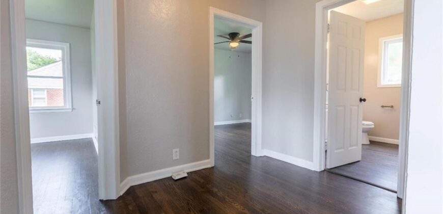 216 NE 83rd Terrace, Kansas City, MO 64118