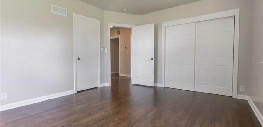 216 NE 83rd Terrace, Kansas City, MO 64118