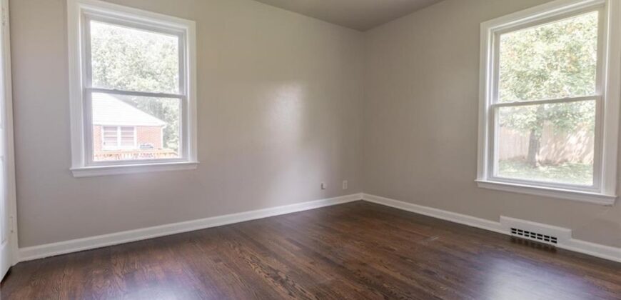 216 NE 83rd Terrace, Kansas City, MO 64118