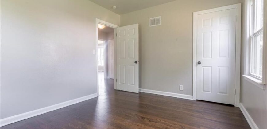 216 NE 83rd Terrace, Kansas City, MO 64118