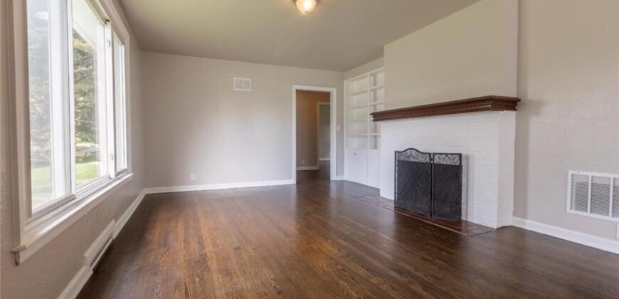 216 NE 83rd Terrace, Kansas City, MO 64118