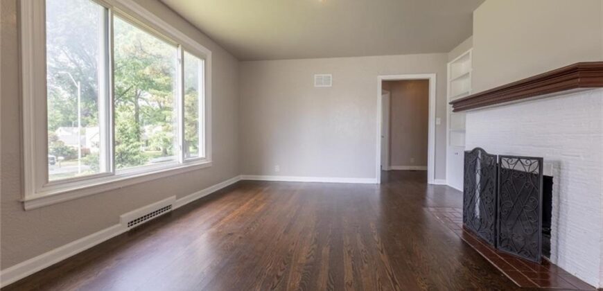 216 NE 83rd Terrace, Kansas City, MO 64118