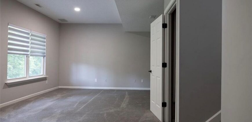 1122 Blue Bird Lane, Liberty, MO 64068
